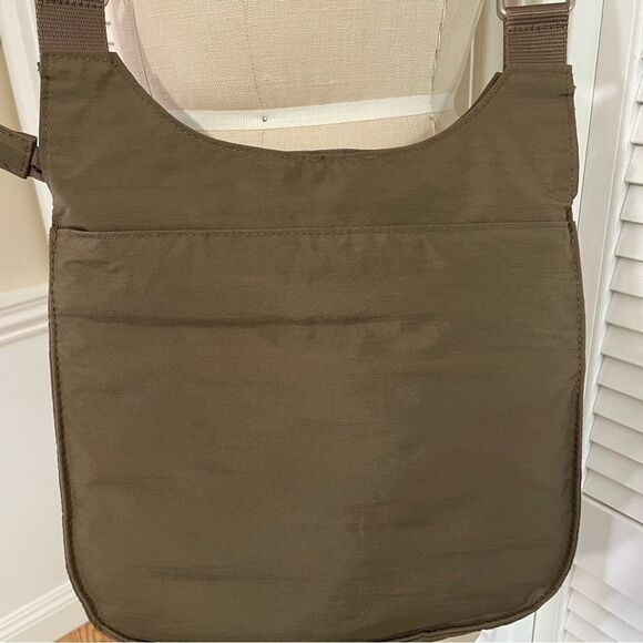 Baggallini Crossbody Multi Zipper Brown Bag 
W/Adjustable Strap NWOT! - Picture 5 of 13